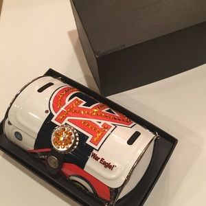 A Little Earth brand Auburn purse